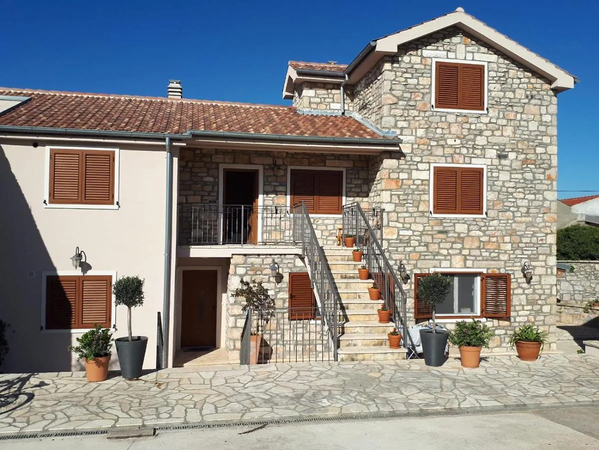 Apartman Ivano - Poljana Poljana  0*, Poljana (Ugljan)