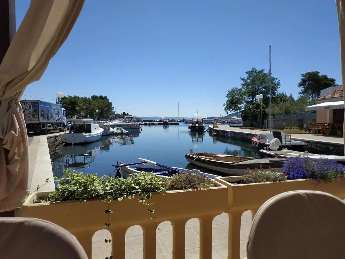 Apartman Ivano - Poljana Poljana  0*, Poljana (Ugljan) Croatia